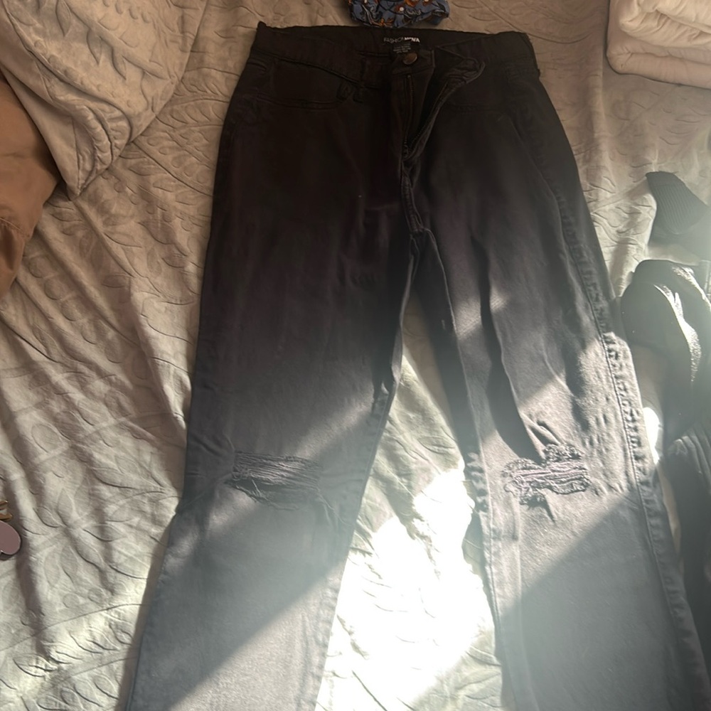 Size 11 ripped jeans fashion nova